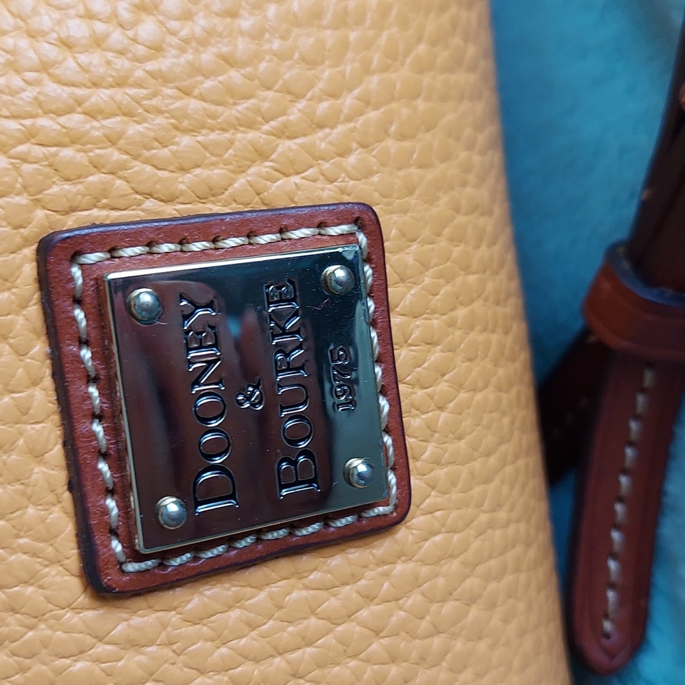 Dooney & Bourke crossbody leather Pouchette - Picture 9 of 14